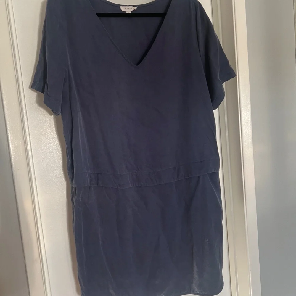 Vetta Capsule Shift Dress in Navy - Picture 3 of 7